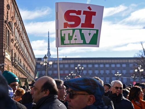 I Sì Tav in piazza a Torino: 30mila a favore dell'opera
