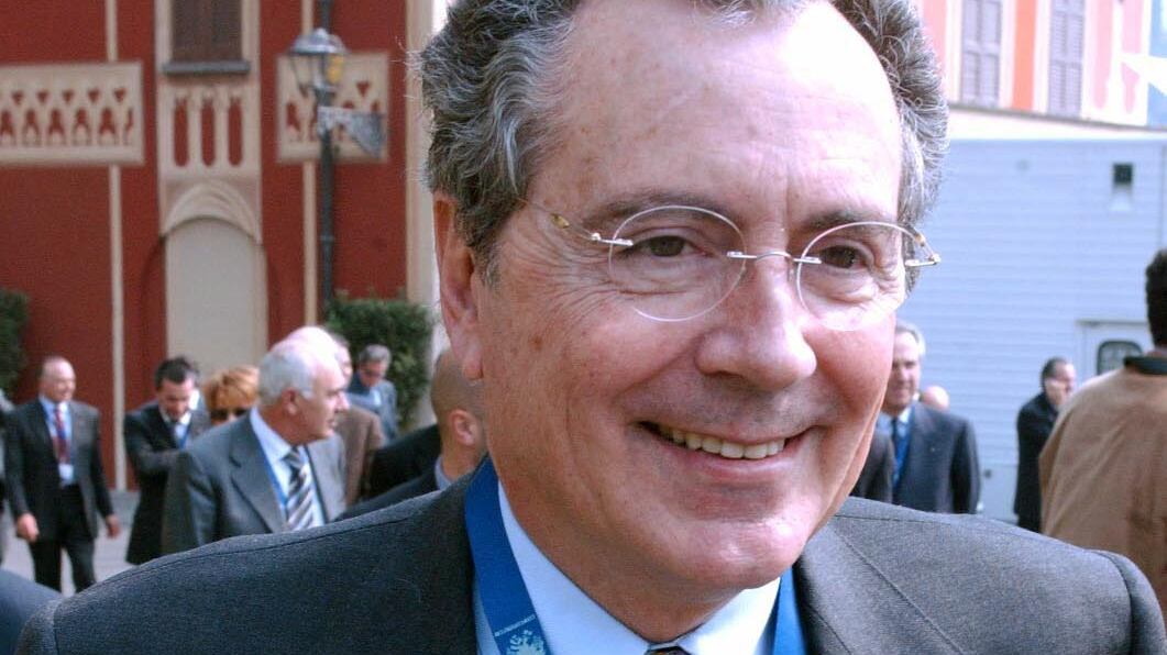 Prove di dialogo tra Intesa e Generali