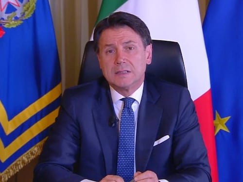 Conte sposa il "modello Lombardia" e vara la linea dura, aperti i servizi essenziali e i mezzi pubblici, serrata dei locali: "Gli effetti tra due settimane"
