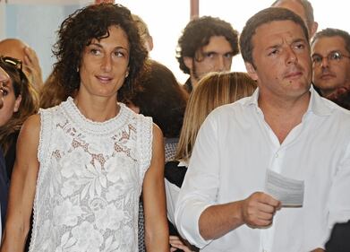 Renzi vota a Pontassieve con la moglie Agnese 10