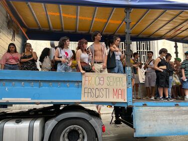 Uomini vestiti da cani, utero in affitto e maternità surrogata. Ecco il Gay Pride di Palermo 13