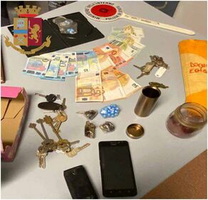 Edicolante usava il chiostro per spacciare la droga 4