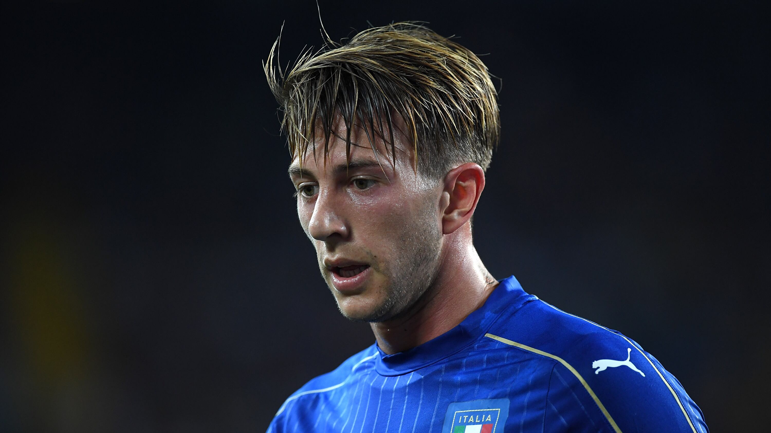 I tifosi della Fiorentina attaccano Bernardeschi: "Incarni lo stile Juve, coniglio"