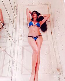 Pamela Prati, scandalo hot al monumento 5