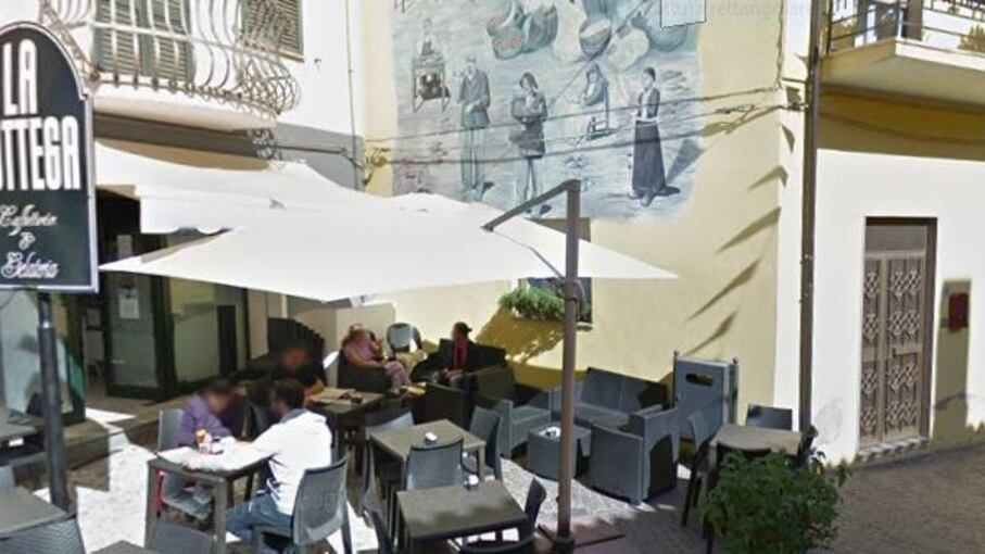 Nuoro, operaio ucciso davanti ad un bar: 20enne in manette