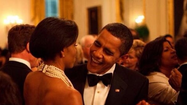 Barack e Michelle Obama di nuovo felici insieme: scacciate le voci di crisi