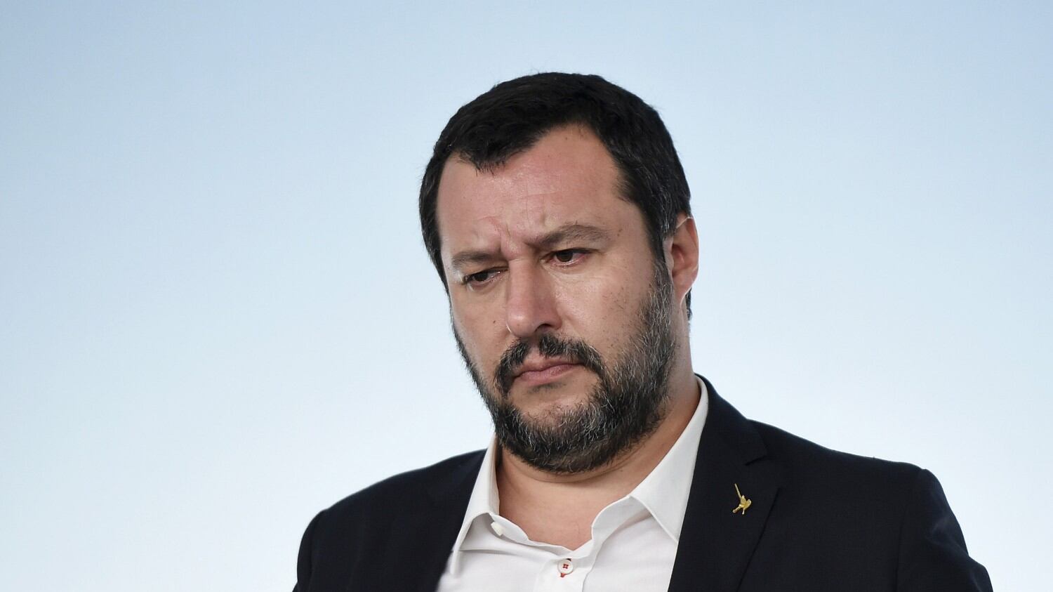 Salvini si arrende ai grillini per salvare il dl Sicurezza