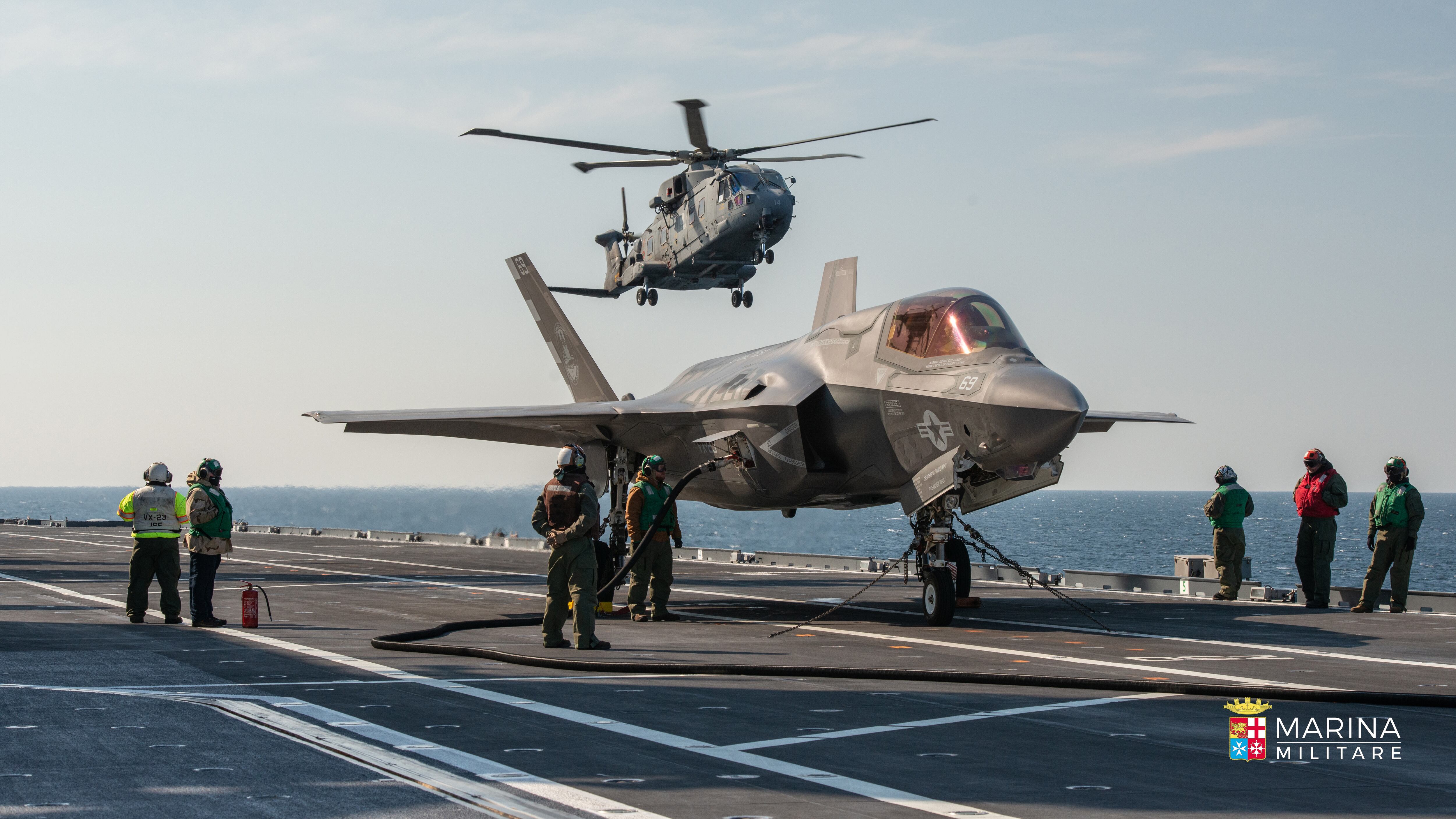 Nave Cavour rientra a Taranto abilitata a utilizzare gli F-35B