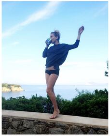 Kate Hudson in bikini nude look su Instagram 2