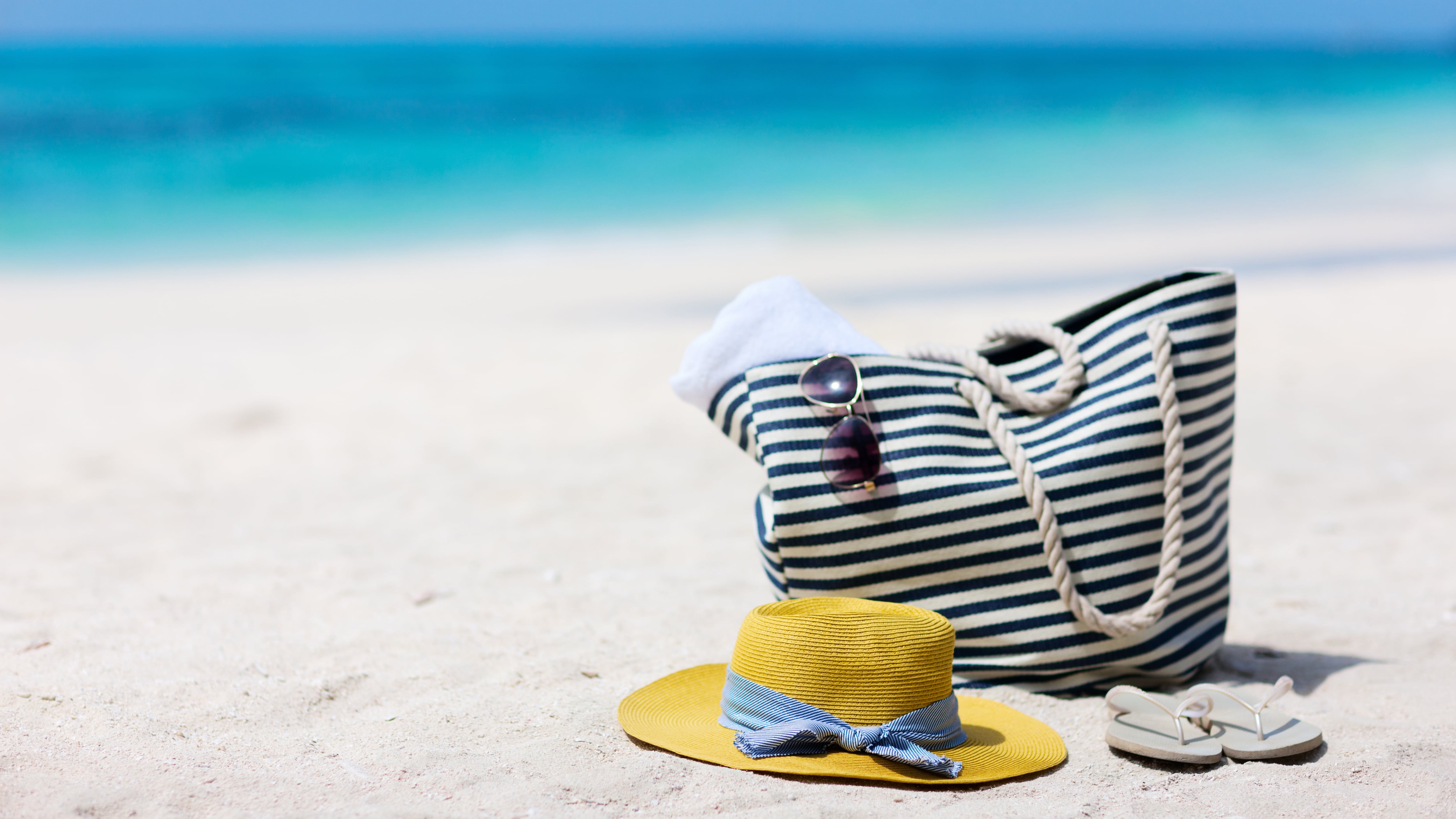 Borsa da spiaggia: ecco cosa non deve mancare