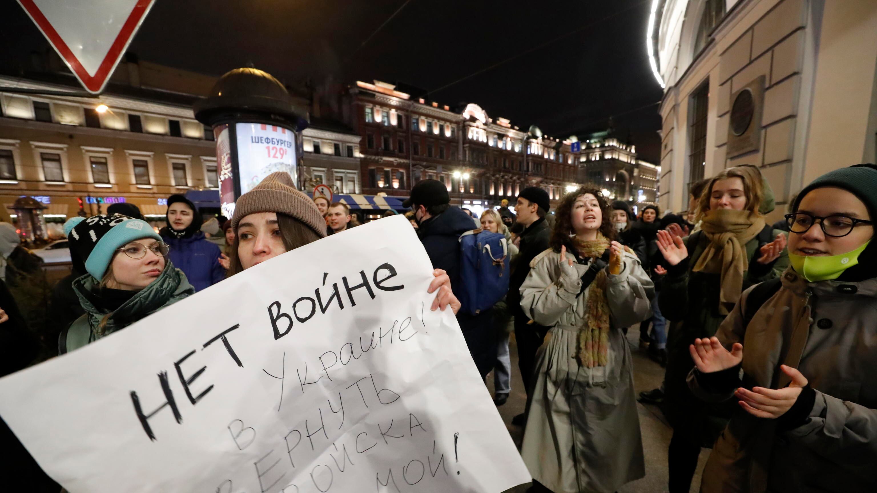 L'intellettuale espatriata "I russi sono sotto choc"