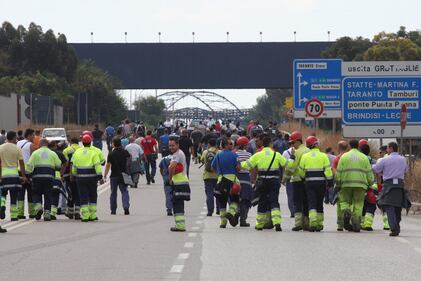 Taranto, protesta dell'Ilva