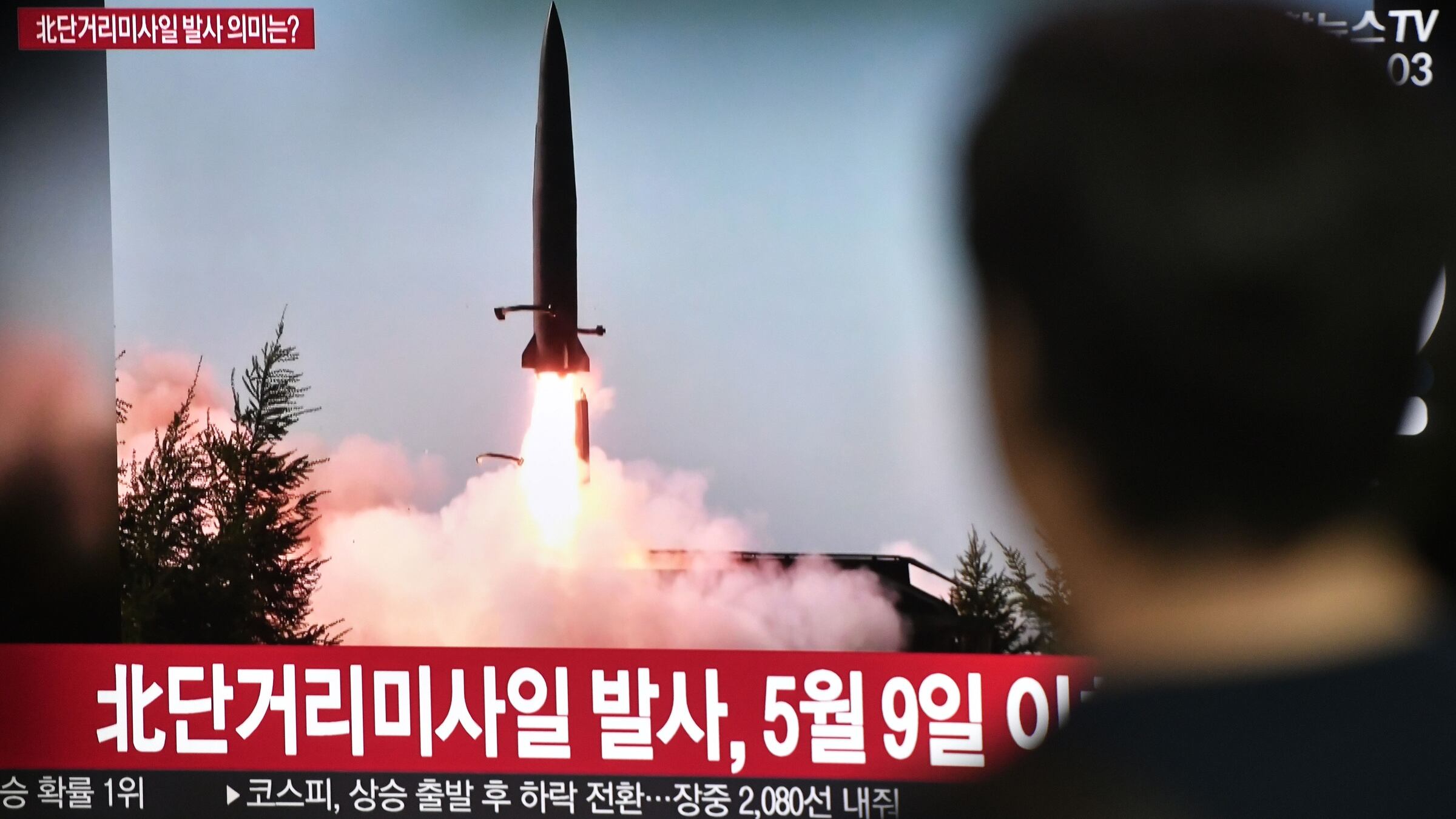 La Corea del Nord ha testato un lanciatore di razzi multipli super-pesanti