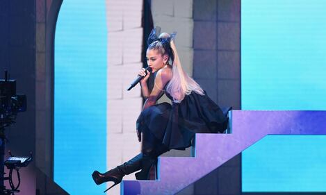 Ariana Grande dimentica troppo spesso i pantaloni 4