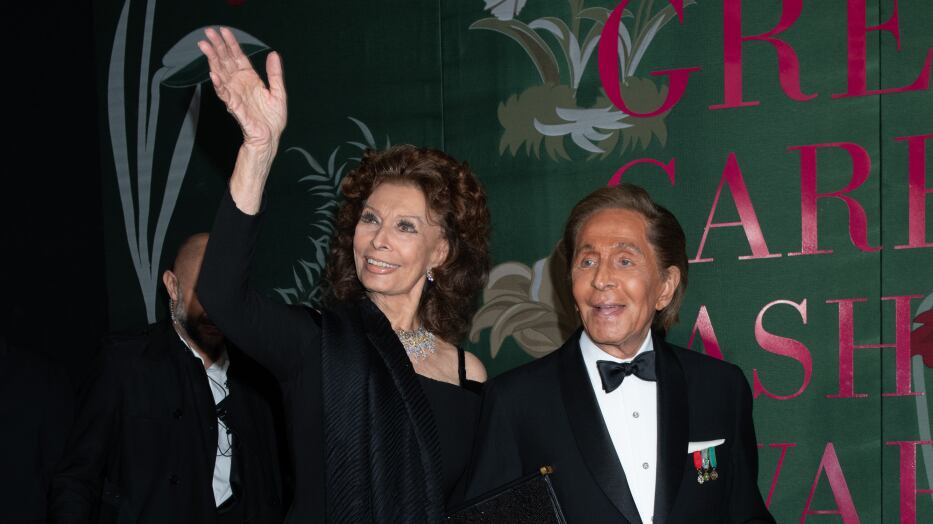 Da Jackie Kennedy a Sophia Loren e Jennifer Lopez: le donne di Valentino che lo hanno reso una leggenda