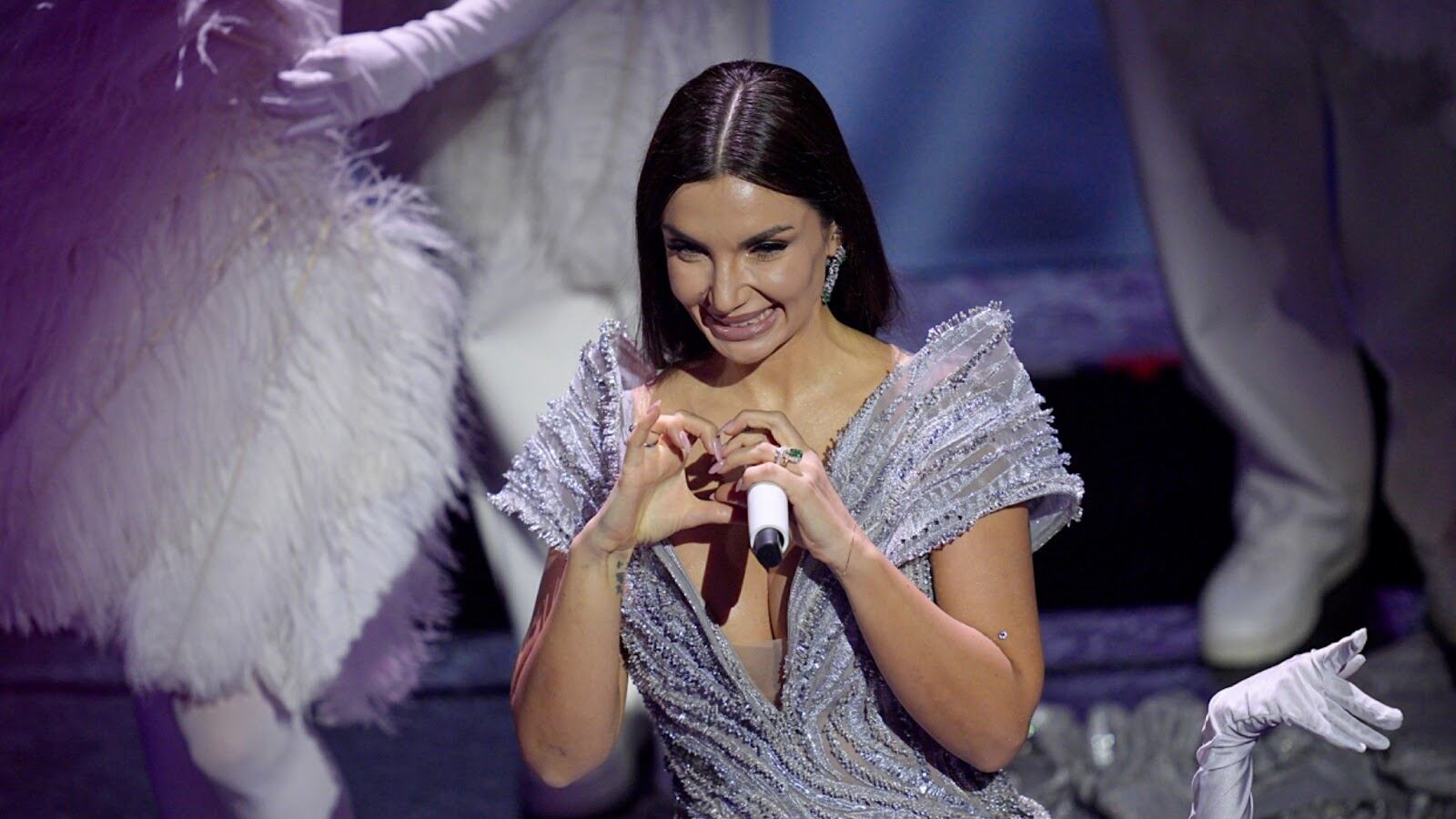 Sanremo, Elettra Lamborghini registra il marchio “Festini bilaterali”
