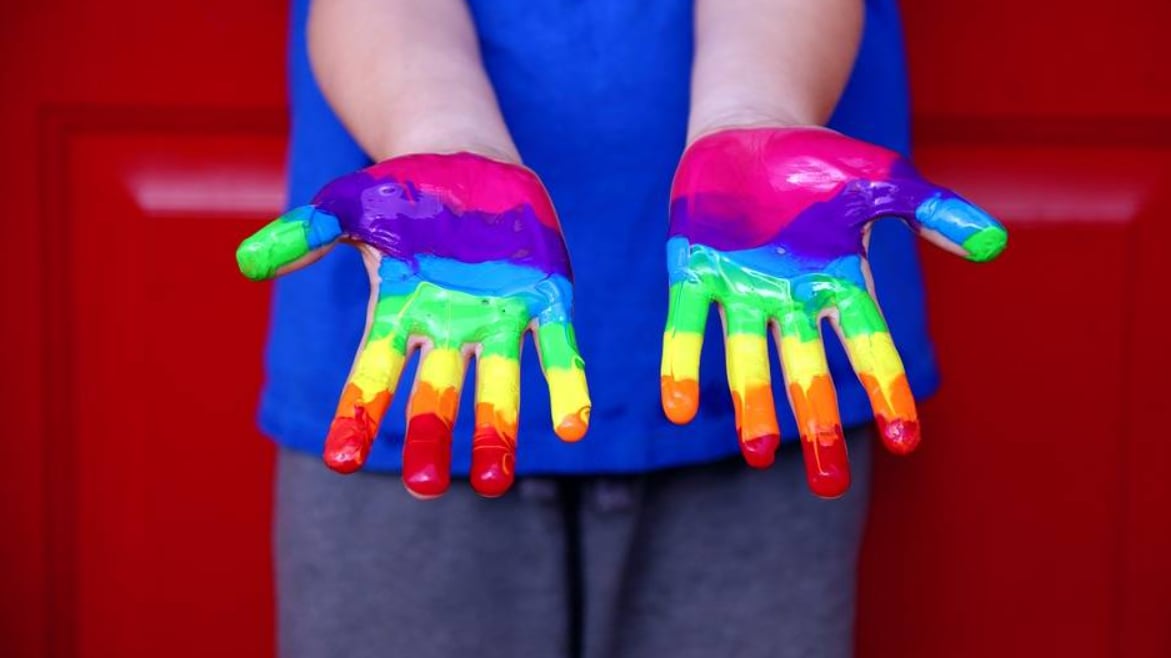 Il "Piccolo Pride" per bimbi benedetto dalla giunta dem. Minori a lezione di erotismo