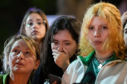 Liam Payne, fan in lacrime davanti all'hotel dopo la tragica morte 6