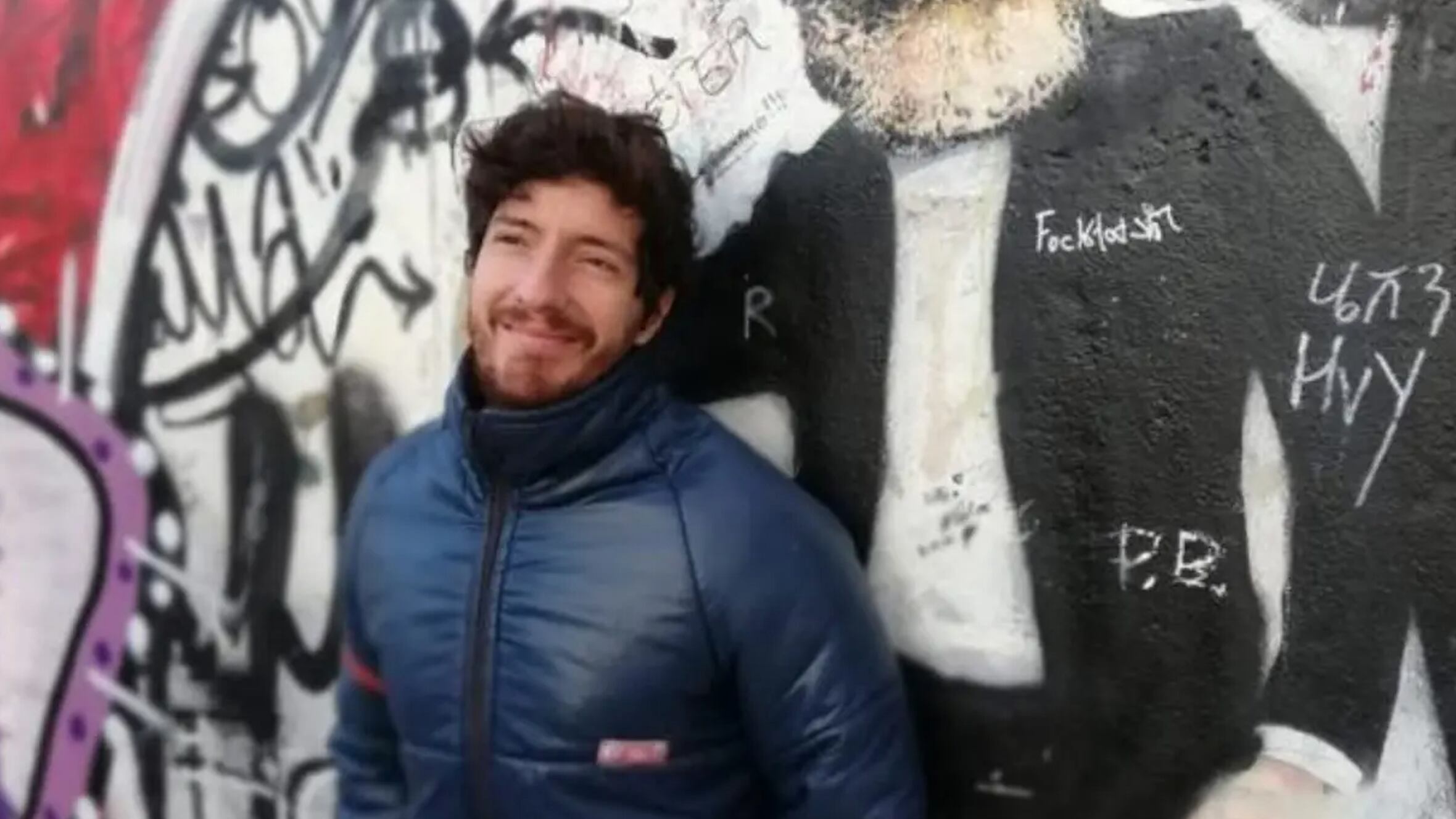 "Rispondi dai...". Gli ultimi messaggi al capotreno accoltellato in stazione