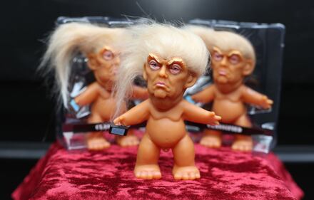 Dublino, in vendita bambola Troll raffigurante Donald Trump 3