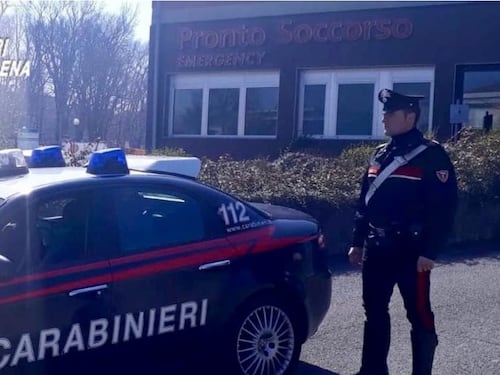 "Visitate subito mia figlia". E i genitori aggrediscono i medici