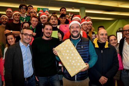 Matteo Salvini in visita all'ospedale dei bambini  1