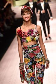 Monica Bellucci e le star in passerella per Dolce & Gabbana 3