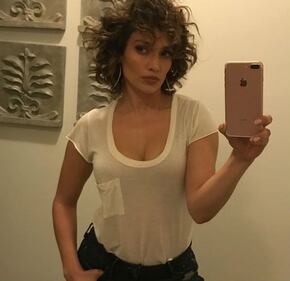 J Lo, sexy anche con gli occhiali 21