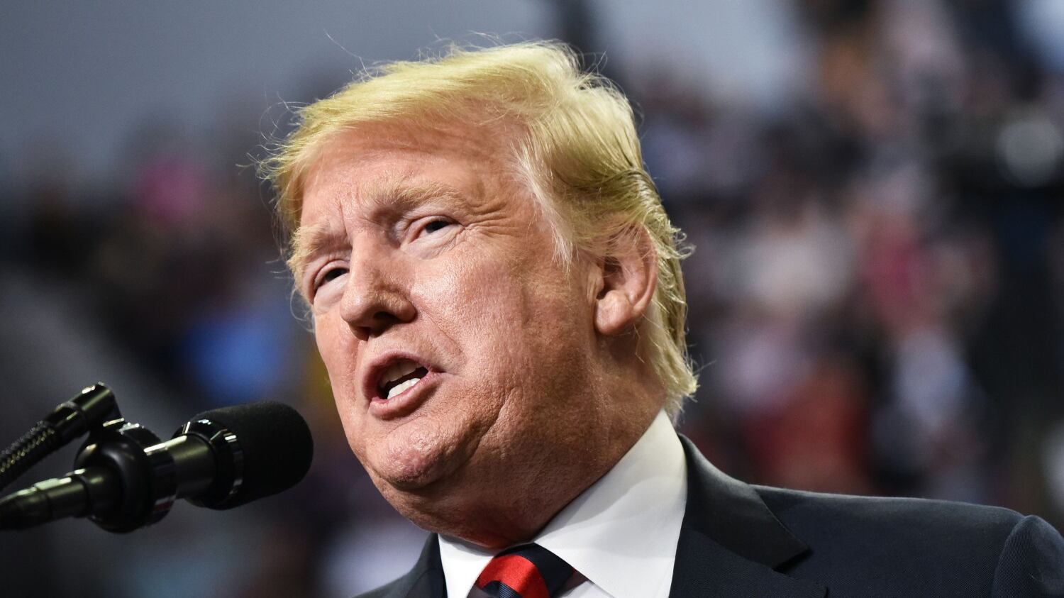 Trump parla all'Onu e tuona contro l'Iran, ma l'Assemblea gli ride in faccia