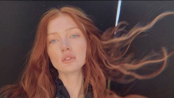 A Ciao Darwin, Madre Natura è la rossa Angelina Michelle