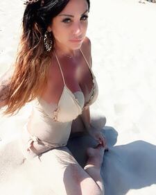Marika Fruscio bollente in costume 7