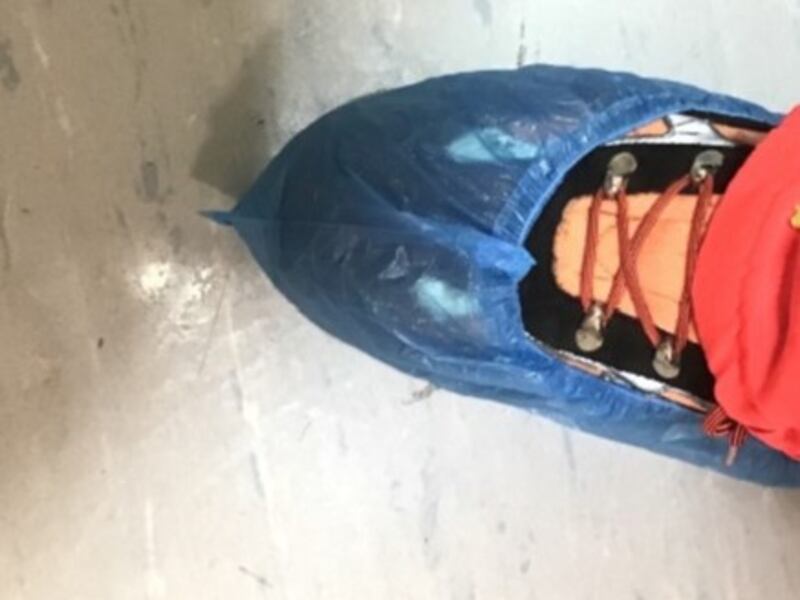 Buste come calzari e tute non adatte a soccorrere i pazienti Covid 2