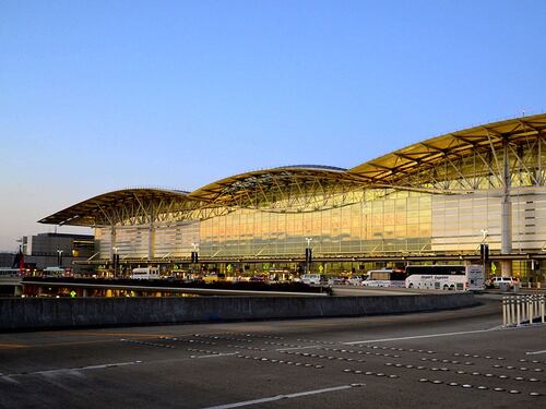 Usa, stop alla vendita di bottiglie di plastica in aeroporto