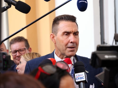 Torino, Vannacci al convegno della polizia: scoppia la bufera. Il sindacato Silp: “Incontro politico”