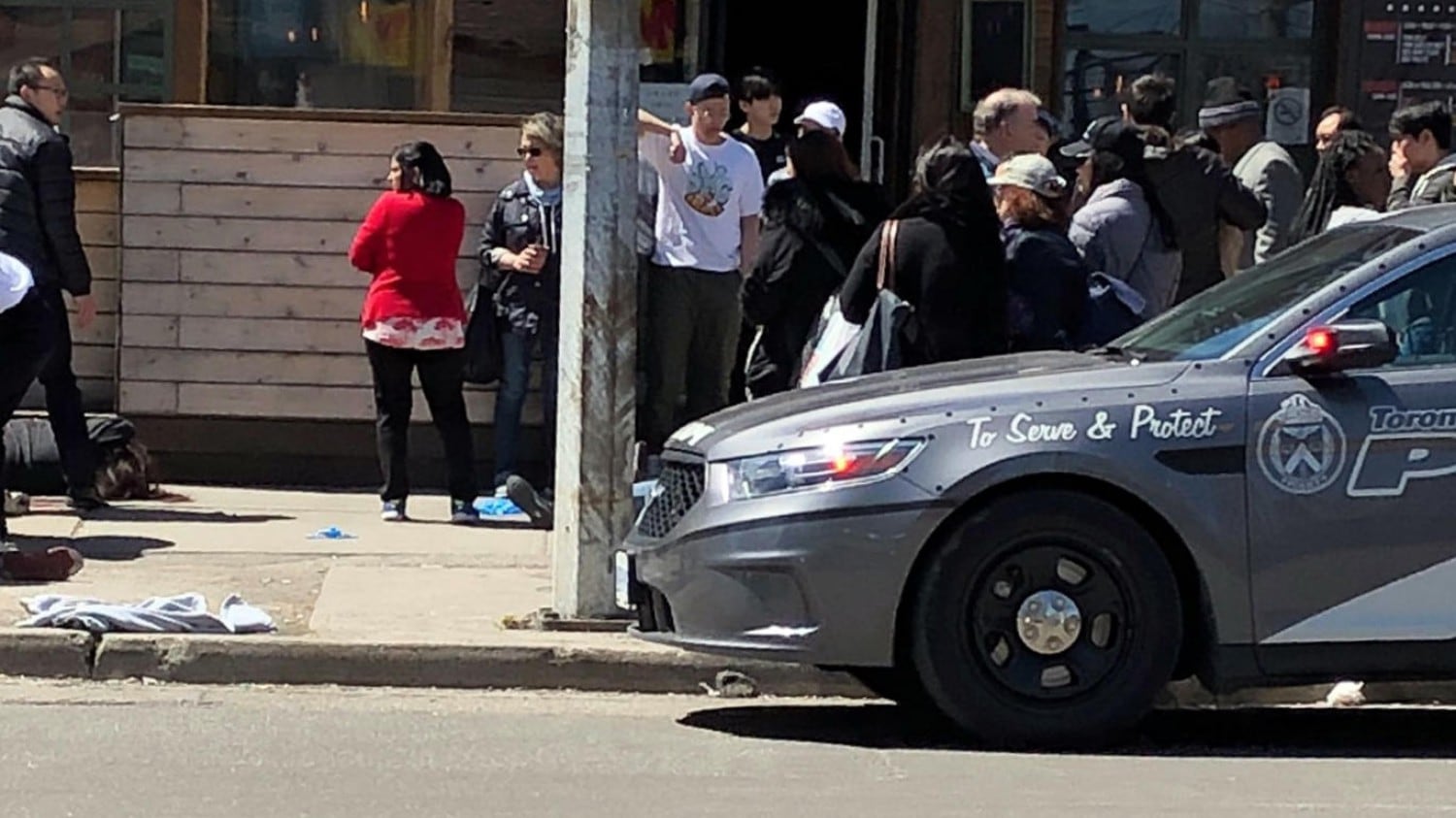 Canada, furgone sui passanti: nove morti a Toronto