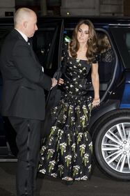 Kate Middleton raggiante al galà: foto 8