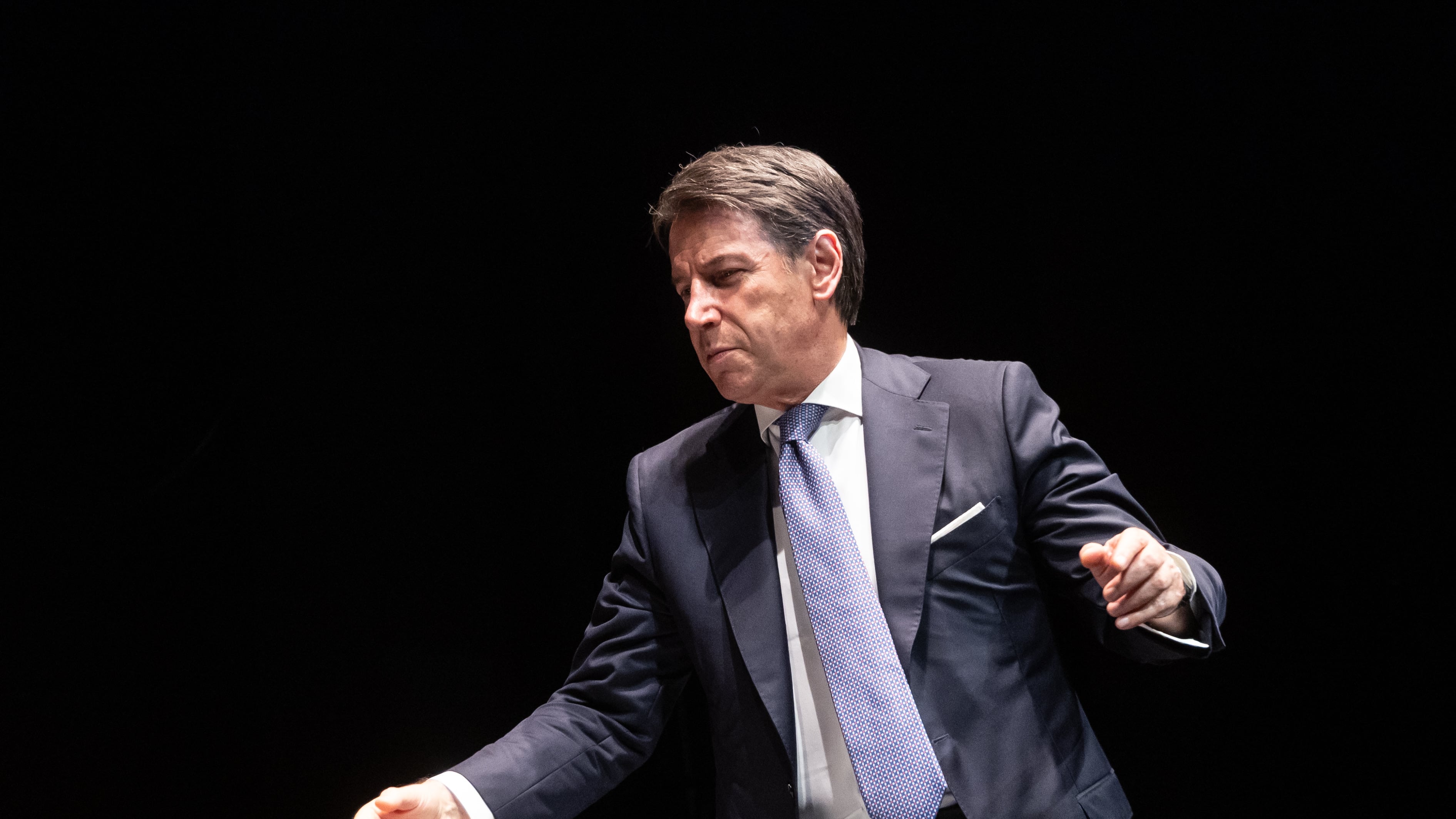 Covid, Conte attacca ancora il Giornale: "Campagna del fango". Ma continua a non rispondere