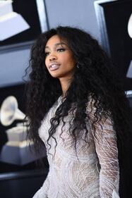 Grammy 2018: gli abiti più sexy 5
