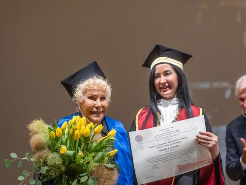 L'omaggio della laurea Honoris Causa a Ornella Vanoni