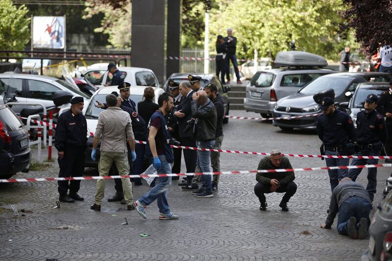 Roma, esplosione in strada: ordigno rudimentale nel parcheggio delle Poste 2