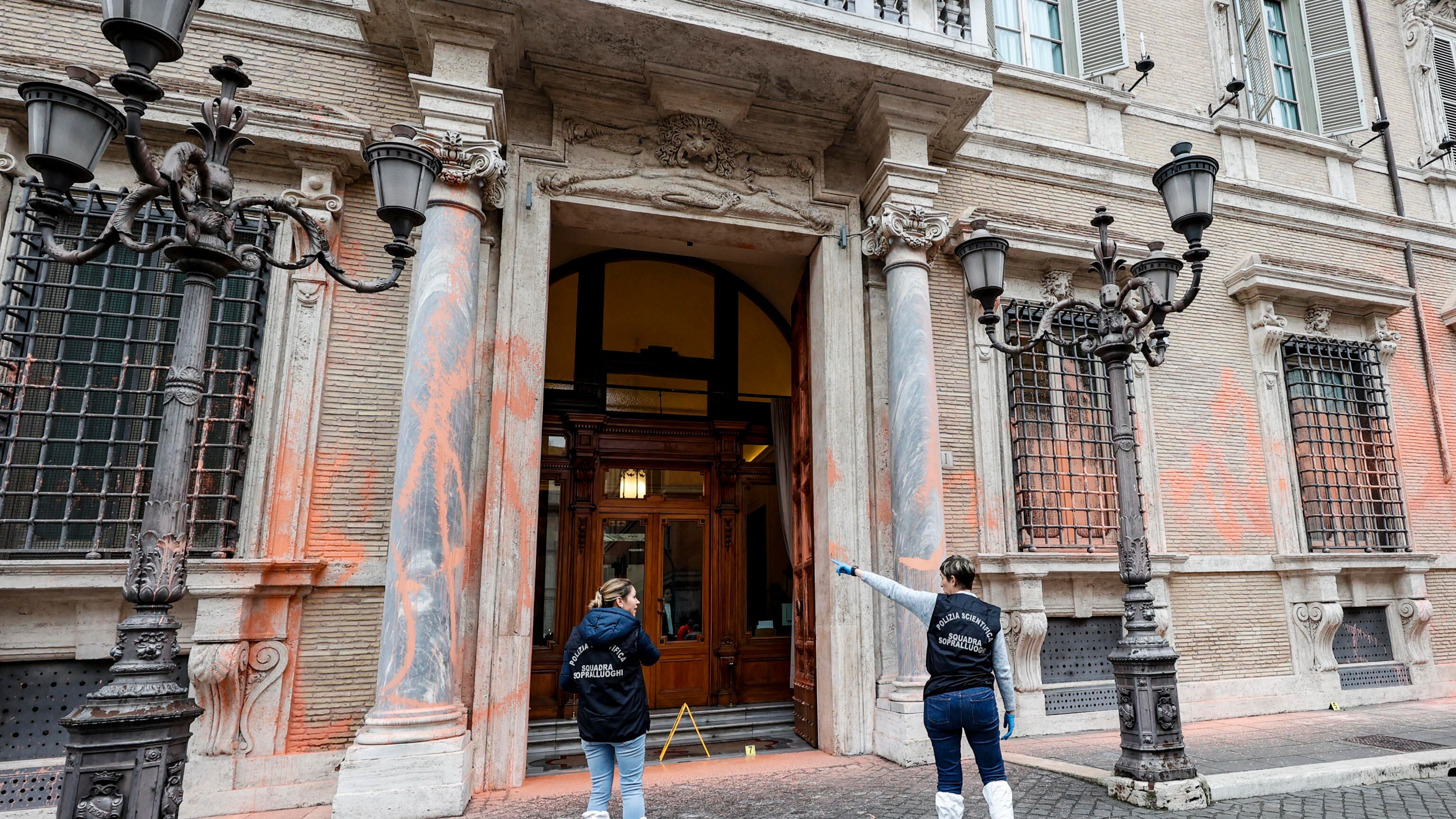 La setta che vuole ritornare al Medioevo