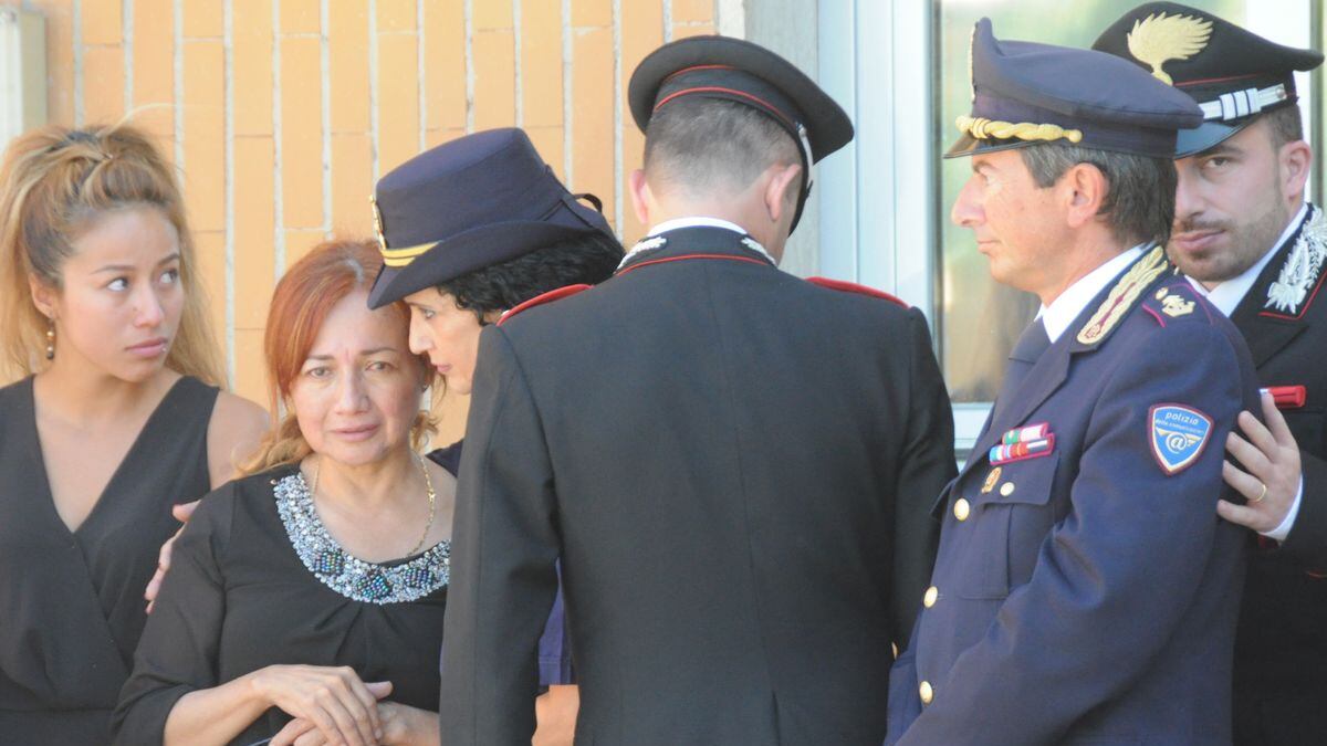 La moglie dell'agente morto a Ventimiglia: "Diego stava dalla parte dei deboli"