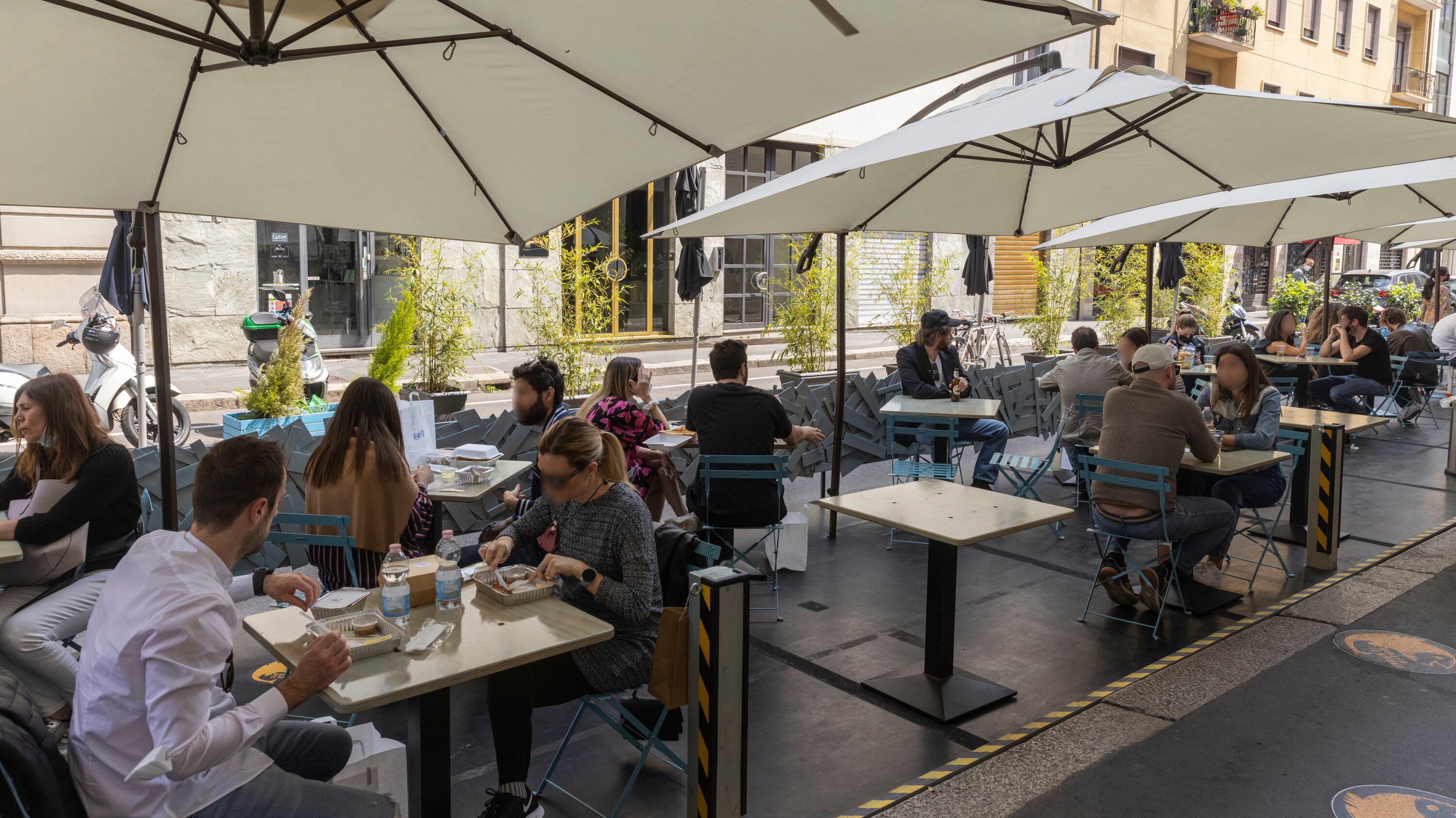 Milano dirà addio ai suoi dehors?