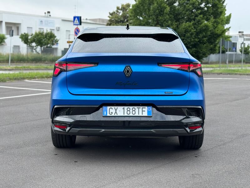 Renault Rafale plug-in: guarda la gallery del suv da 300 CV 5