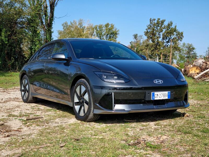 Hyundai Ioniq 6: guarda la gallery della berlina elettrica da oltre 500 km 4