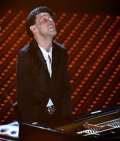 Ezio Bosso, il pianista che ha commosso Sanremo 2016. Le foto 12