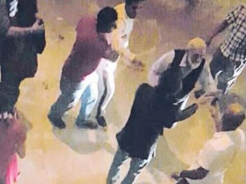 Una mostra a Istanbul attaccata al grido di "Qui niente alcolici"