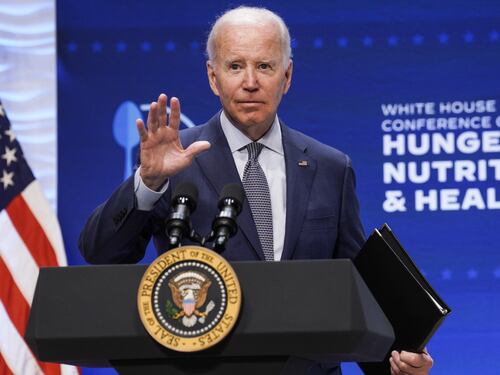 "Avete visto cos'è successo in Italia?", bufera sulle parole di Biden