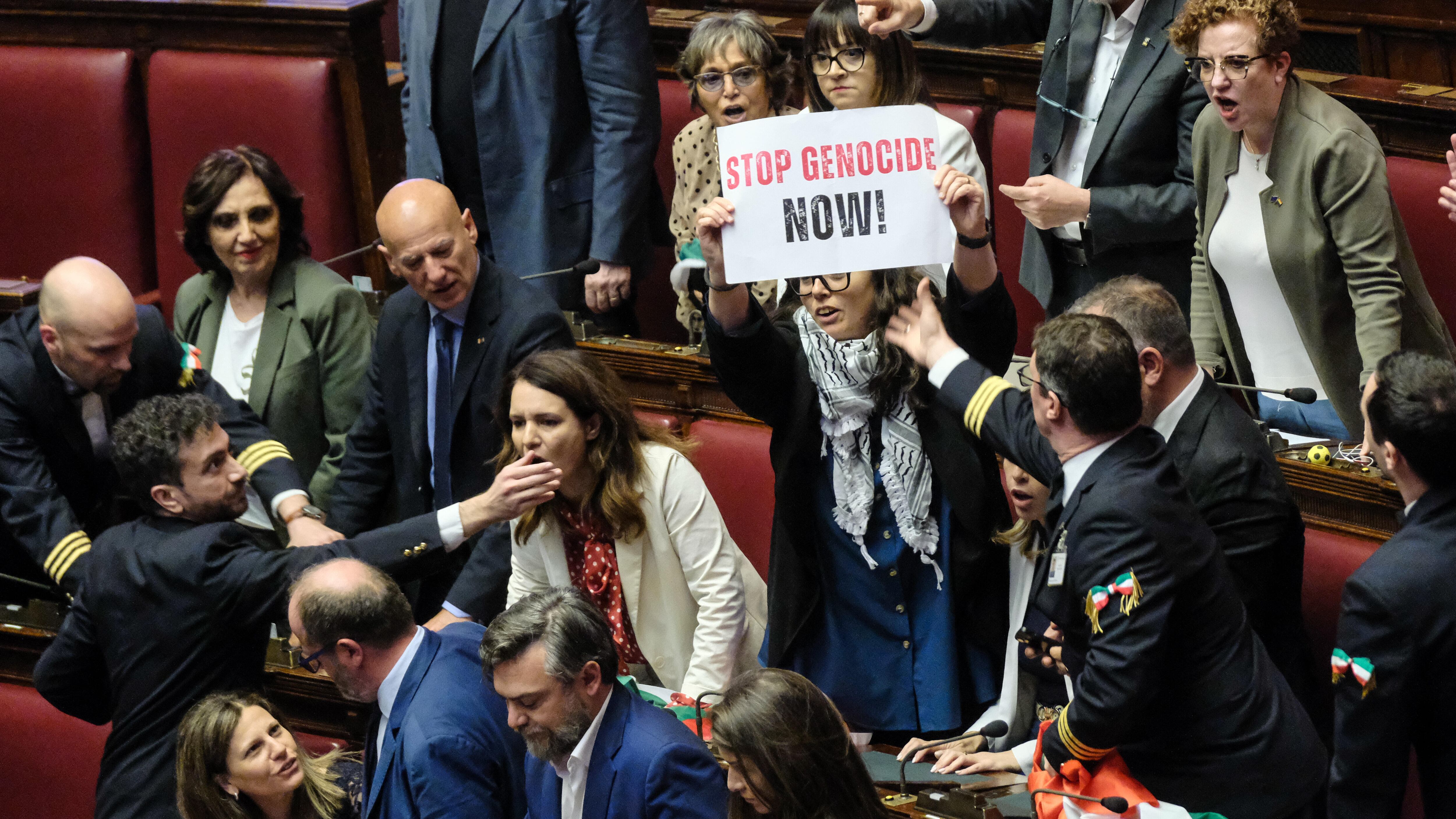 Tajani e l'attacco ai cattivi maestri a sinistra