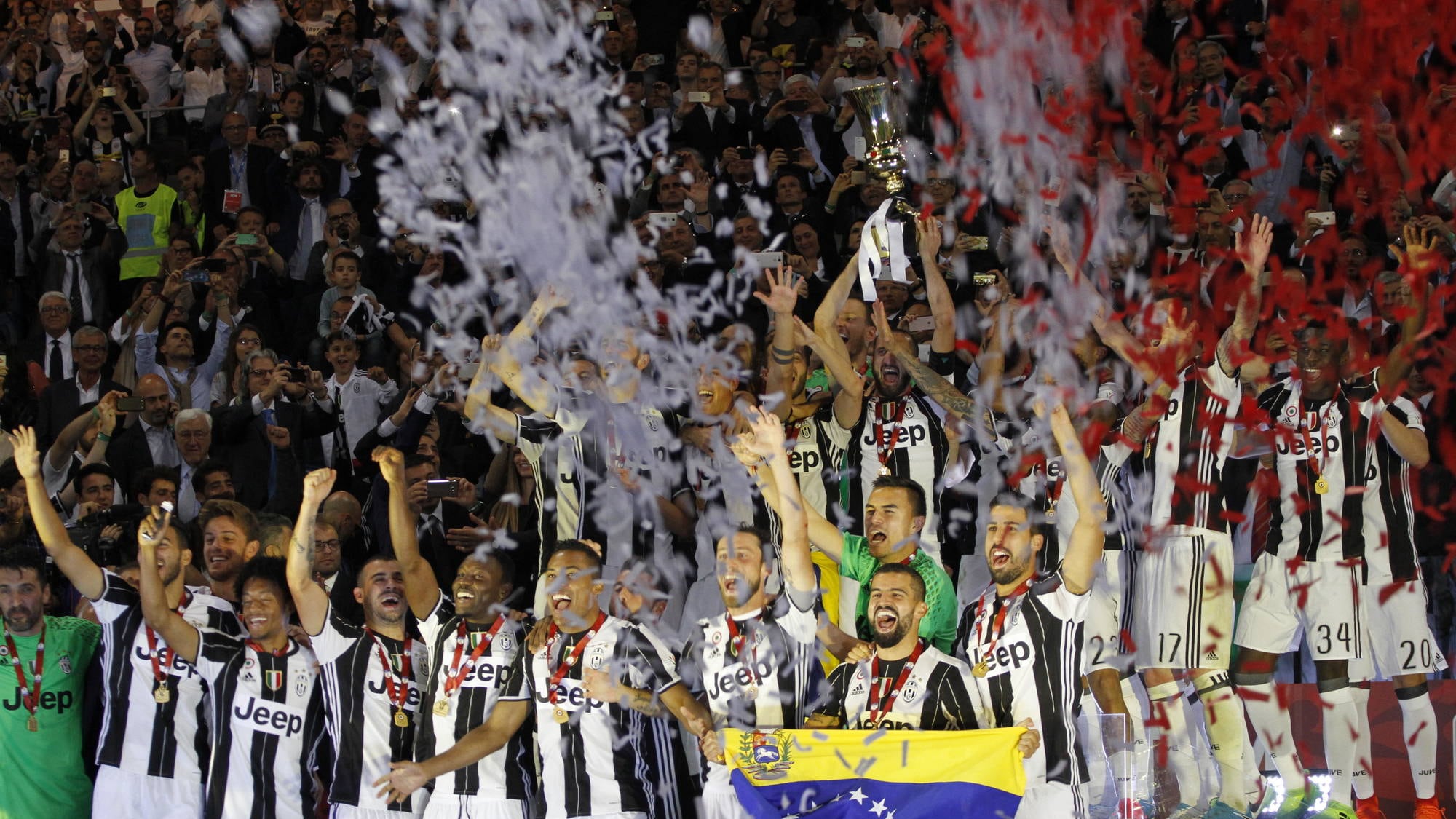 Coppa Italia, sorteggiato il tabellone: Inter-Milan e Roma-Juve ai quarti